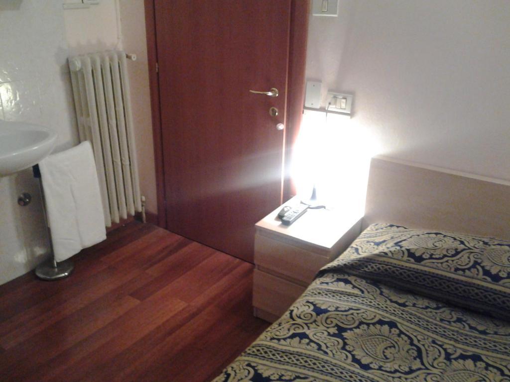Hotel Perla Bologna Rom bilde